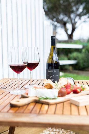 Food & Drinks, A Cottage In Richmond, Clarence