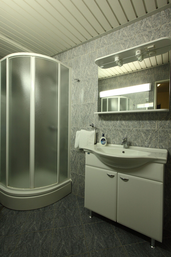 Bathroom 4, Pile Excellent Location Apartments, Dubrovnik