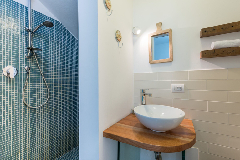 Bathroom 5, Locanda LoSteri, Ragusa