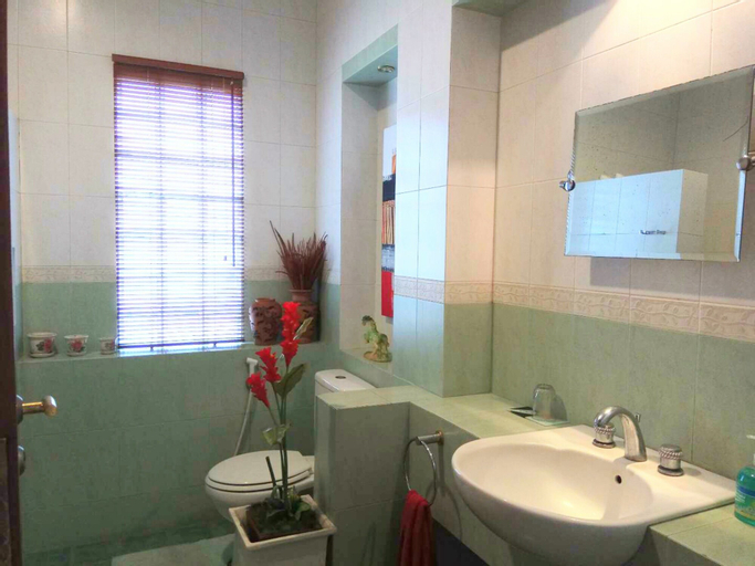 Bathroom 5