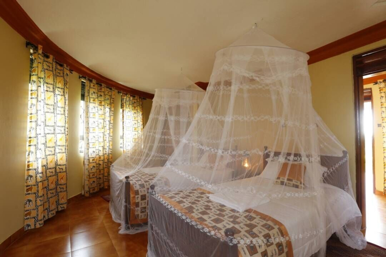 Bedroom 3, Top of The World Lodge, Burahya