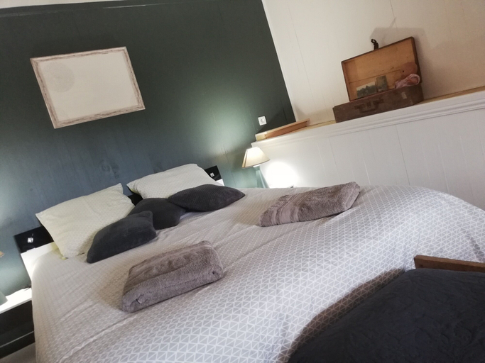 Bedroom 5, Le Puits de Garival, Lot
