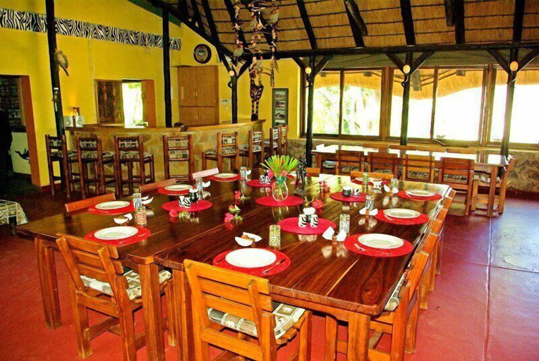 Food & Drinks 5, Toko Kamanjab Lodge & Safari, Kamanjab