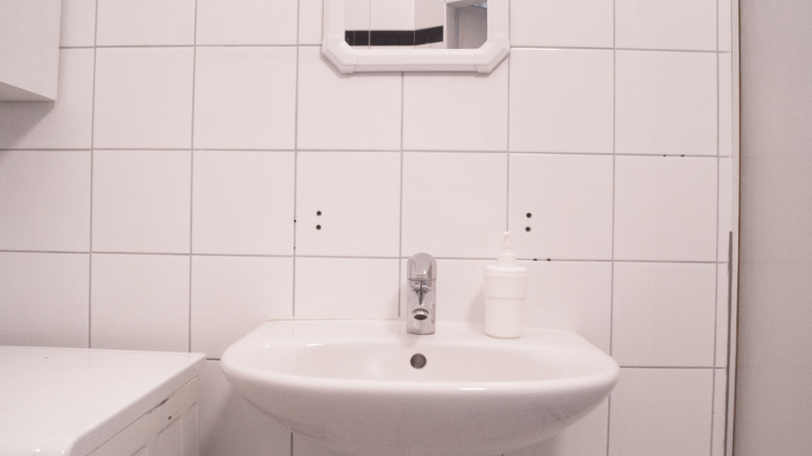 Bathroom 3, Vibrant Apartment Near Downtown, Wien