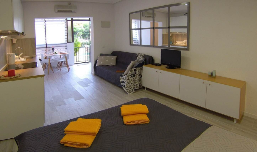 Others 4, Apartamento Blanco, Alicante