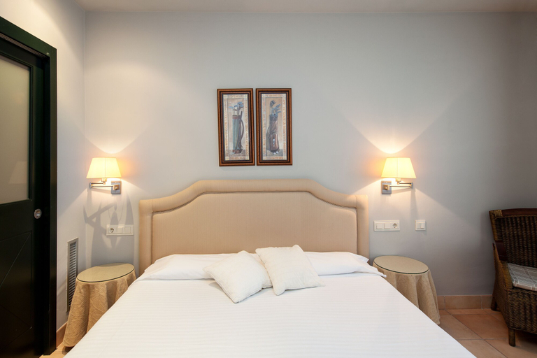 Bedroom 2, Torremirona Aparthotel Vila Birdie, Girona