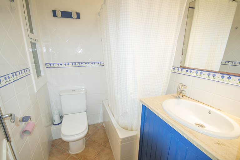 Bathroom 4, Apartment Rocmar 1D, Girona