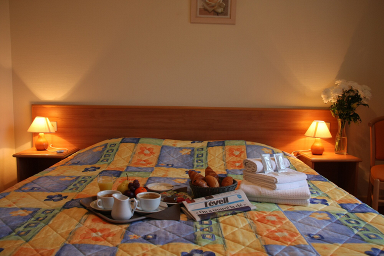 Bedroom 3, Hôtel Restaurant La Diligence, Haute-Loire
