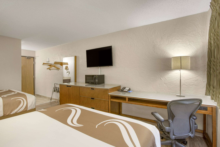 Bedroom 2, Rodeway Inn & Suites Grand Rapids Southeast, Kent