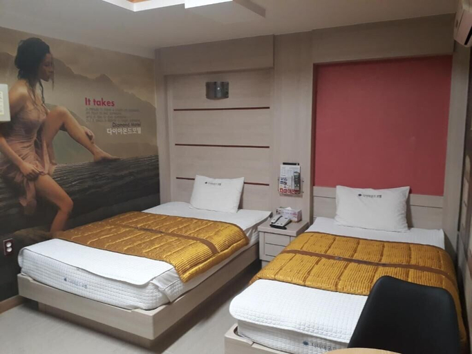 Bedroom 3, Diamond Motel, Sacheon