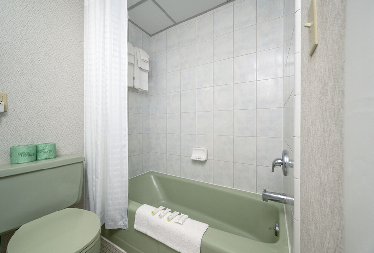 Bathroom 5, Kokomo Suites, Worcester