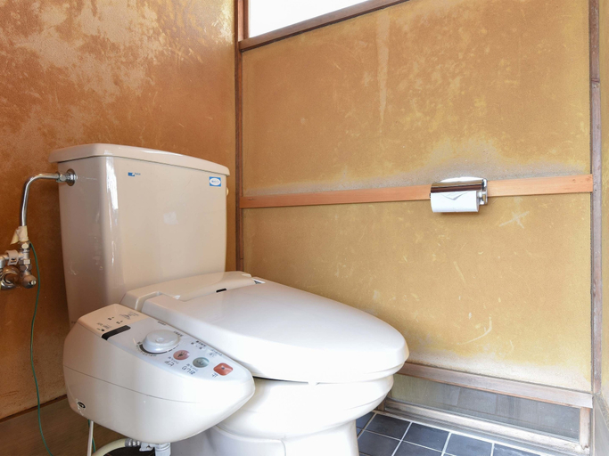 Bathroom 5, Nagataki, Nakatsugawa