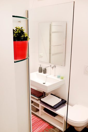 Bathroom 2, Navona Holidays House, Rome