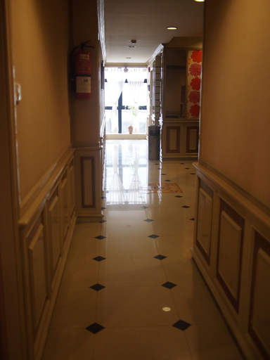 Others 5, Parkway Inn, Khlong Toey