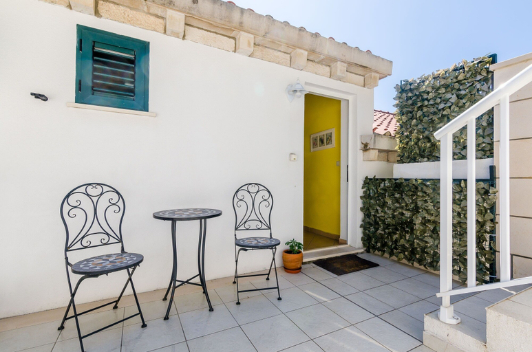 Others 5, Villa Adrian, Dubrovnik