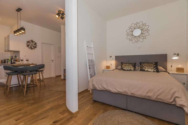 Bedroom 2, Horizon, Split