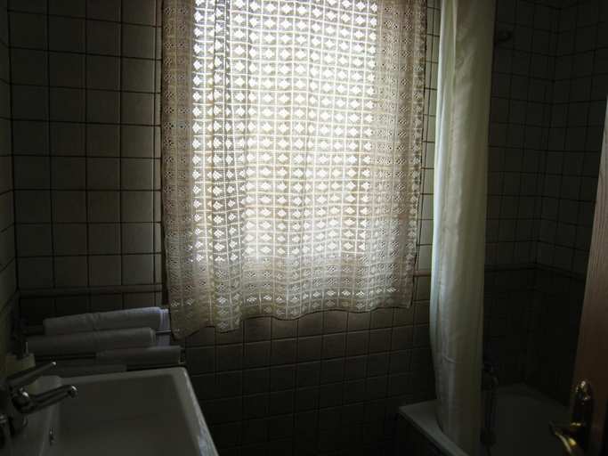 Bathroom 3, Hotel Rural Astura, León