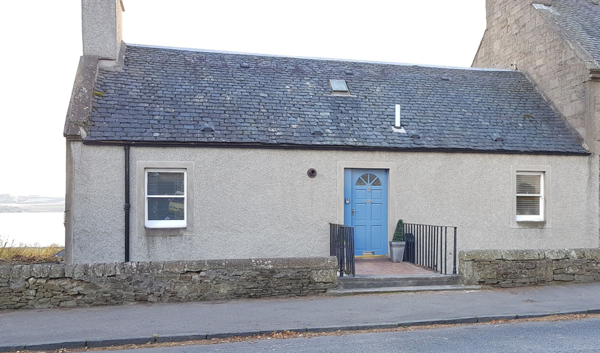 Exterior & Views, Seaview Cottage, Dundee