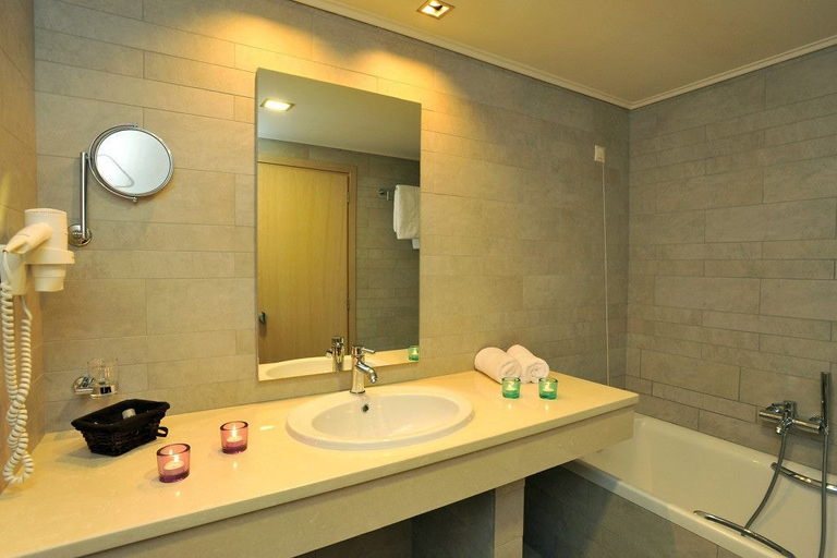 Bathroom 4, Hotel Porto Plaza Beach Resort, North Aegean