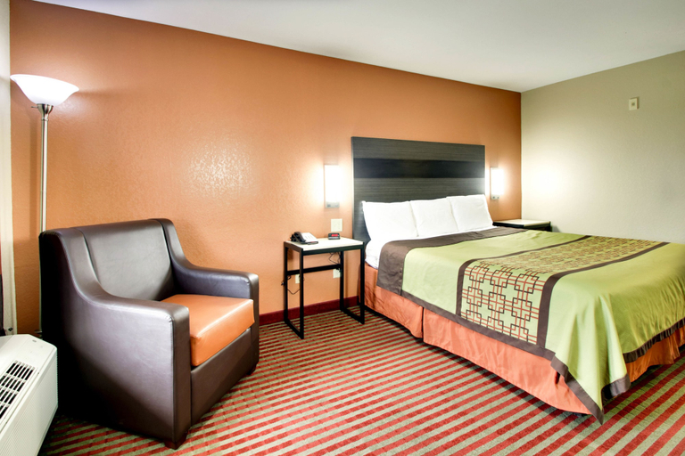 Bedroom 5, Key West Inn - Millbrook, Elmore