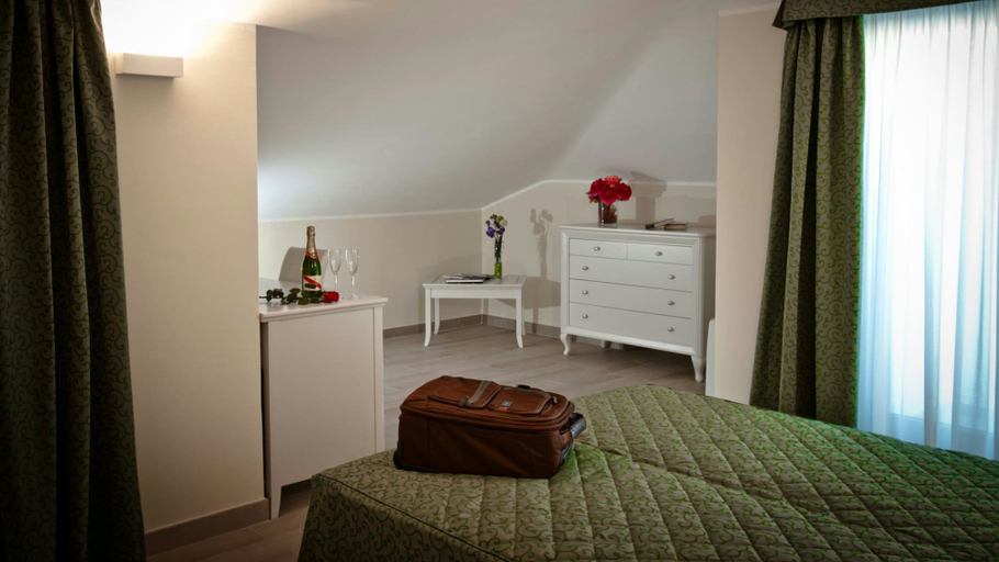 Bedroom 4, Hotel San Berardo, L'Aquila