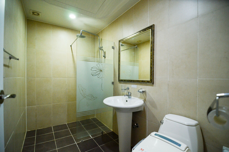 Bathroom 4, Ambassador, Suncheon