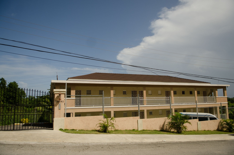 Exterior & Views 2, Claudeville Condo