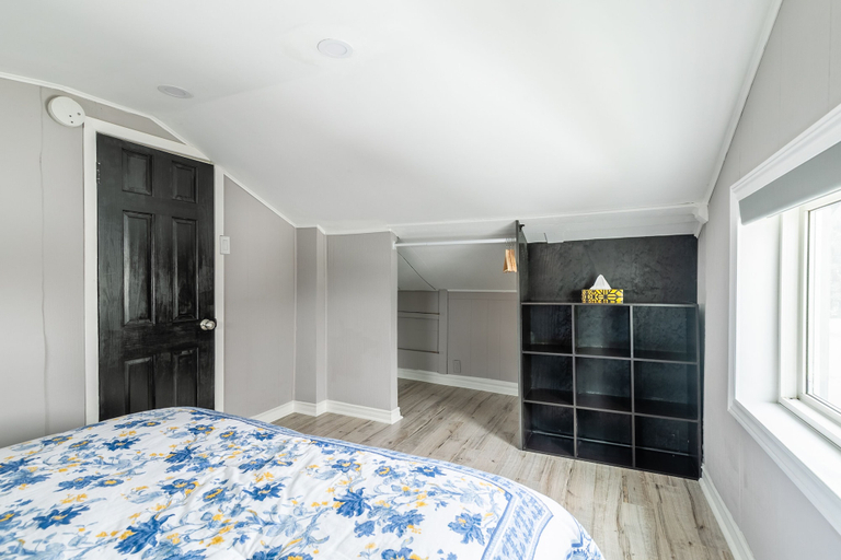 Bedroom 3, Cozy 3BR House in Watertown by GLOBALSTAY, Hamilton