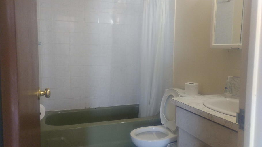 Bathroom 3, Canada Easy Lodge, Greater Vancouver