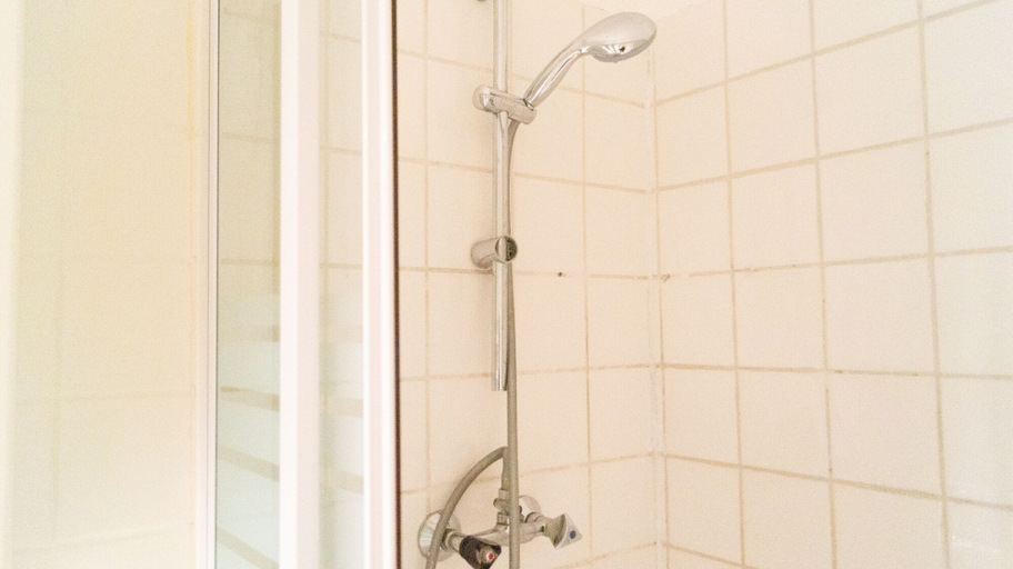 Bathroom 3, Modern Apartment in The Heart of Vienna 6,1, Wien