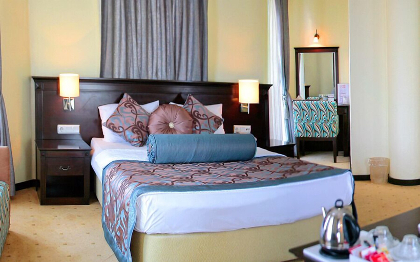 Bedroom 4, Omur Hotel, Edremit