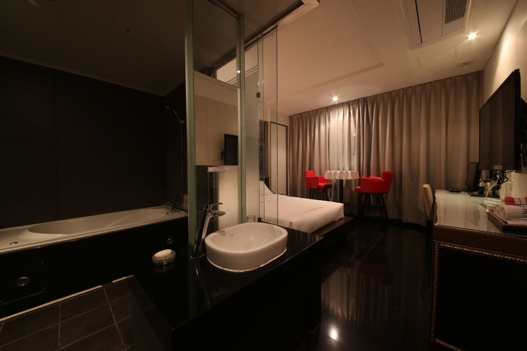 Bathroom 3, Ambassador, Suncheon
