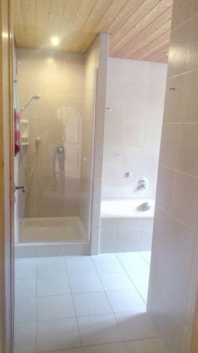 Bathroom 2, Gästehaus Pfennigmann, Altötting