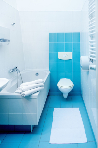 Bathroom, Zamek Tuczno, Wałcz