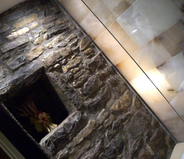 Others 5, Hotel Los Siete Reyes, Huesca