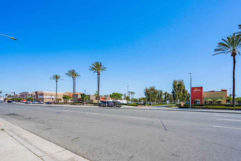 Others 5, Tradewinds Motel, Los Angeles