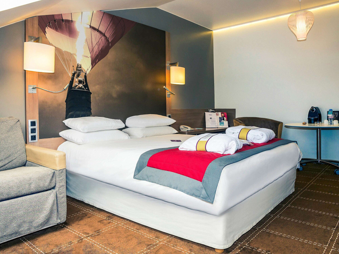 Bedroom 2, Mercure Vienne Sud Chanas Hotel, Isère