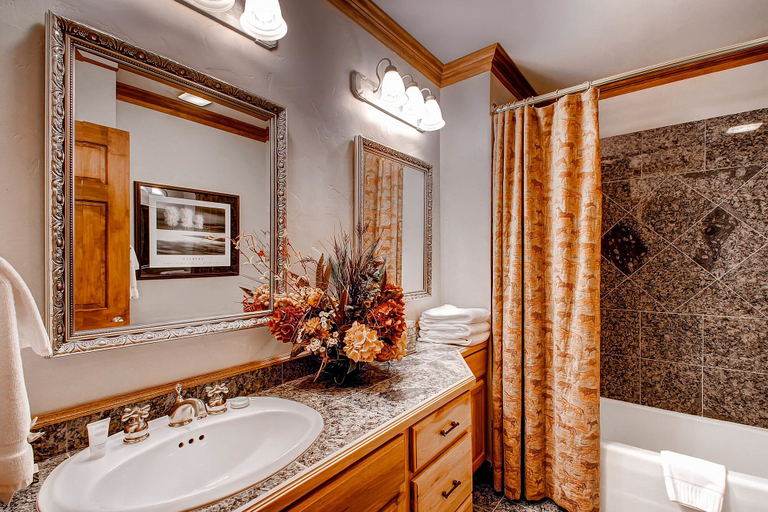 Bathroom 4, Centennial 2 Bedroom Condo Unit no. 5, Eagle