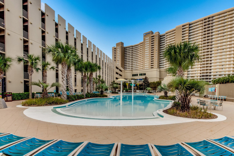 Emerald Beach by Forehand Rentals, Bay
