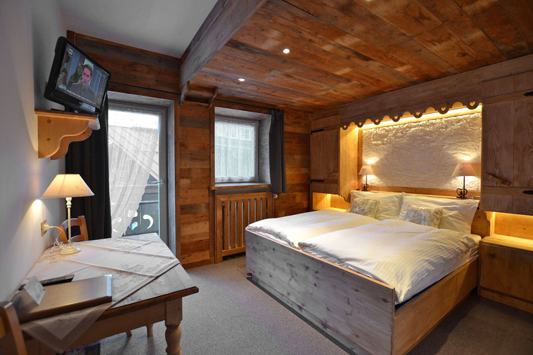Bedroom 2, Albergo Majorka, Trento