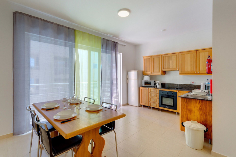 Others 5, Cosy 1 Bedroom Sliema Apartment, Best Location