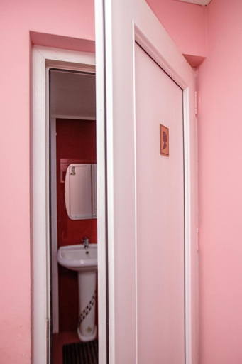 Bathroom 4, Arsego Hostel