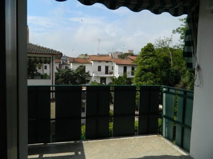 Others 4, Belvedere 4, Ferrara
