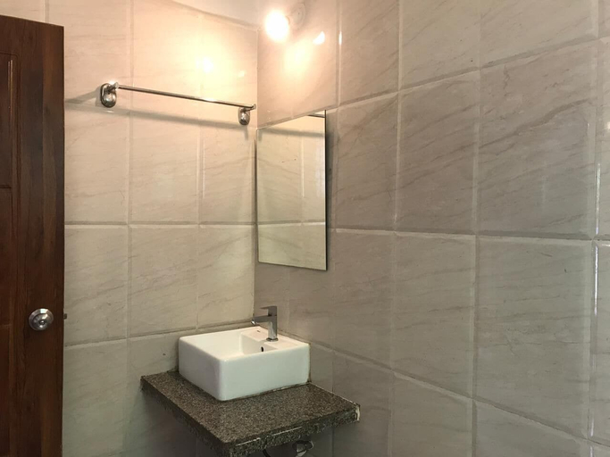 Bathroom, Village Royale, Calangute Beach, North Goa