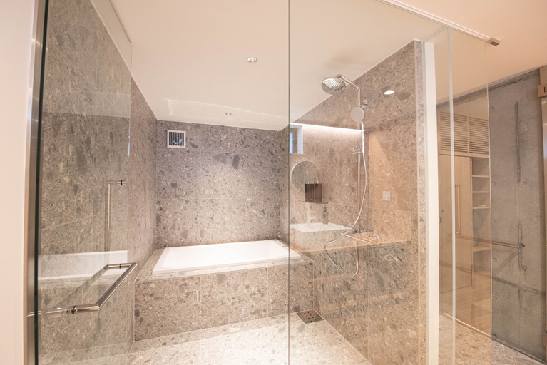 Bathroom 5, Spatium Ginza Pony, Chūō