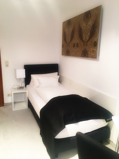 Bedroom 4, Hotel Hellers Twenty Four 2, Bodenseekreis