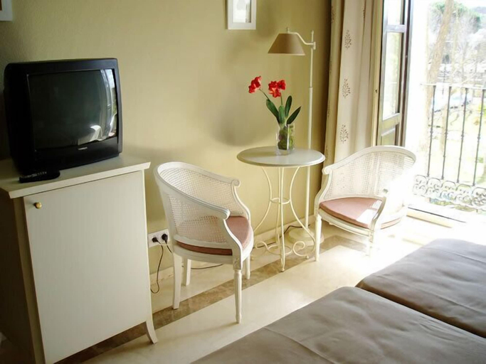 Bedroom 2, Hotel Parque - Balneario Termas Pallares, Zaragoza