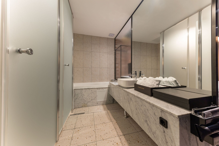 Bathroom 3, Seosan Browndot Hotel, Seosan