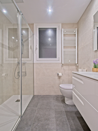 Bathroom 4, Montecarlo San Sebastián Apartment, Guipúzcoa