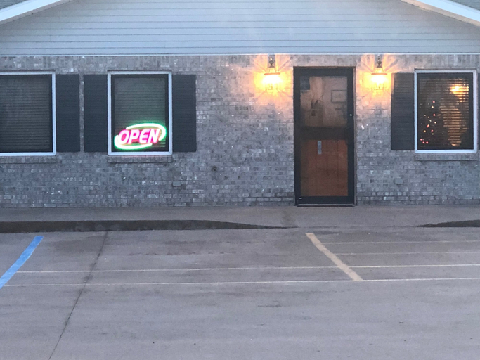 Exterior & Views, Simple Rewards Inn Shelbina, Shelby